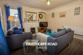 Lovely 3-bed home in Mablethorpe by Renzo, Walk to the Beach, Free Parking!
